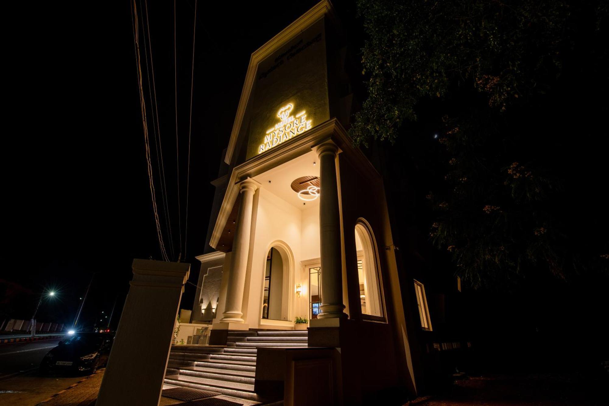 Hotel Mysore Radiance Kültér fotó